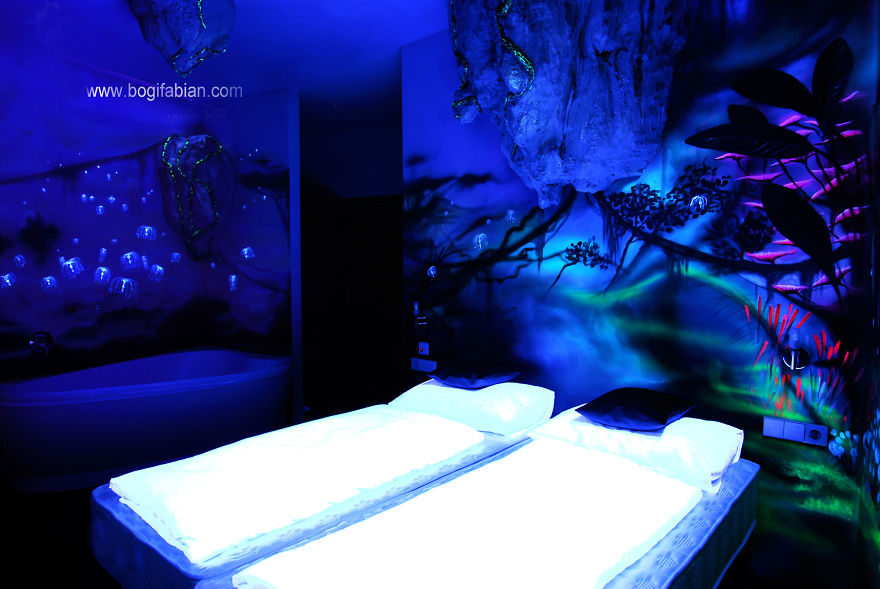 Glowing-murals-by-Bogi-Fabian12__880